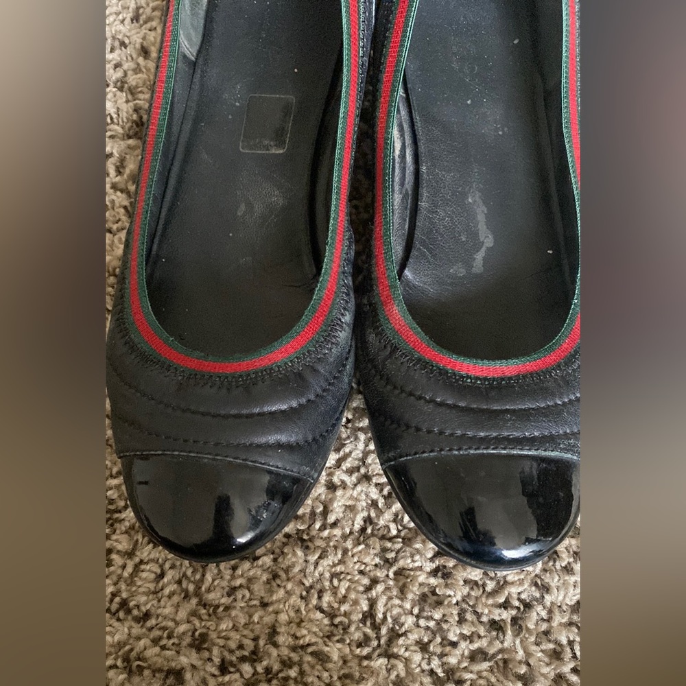 Gucci leather flats